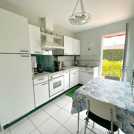Дом отдыха Maison Renovee Avec Jardin, 2 Chambres, Wifi, A 500m De La - - Fr-1-231-320 Бретиньоль-сюр-Мер